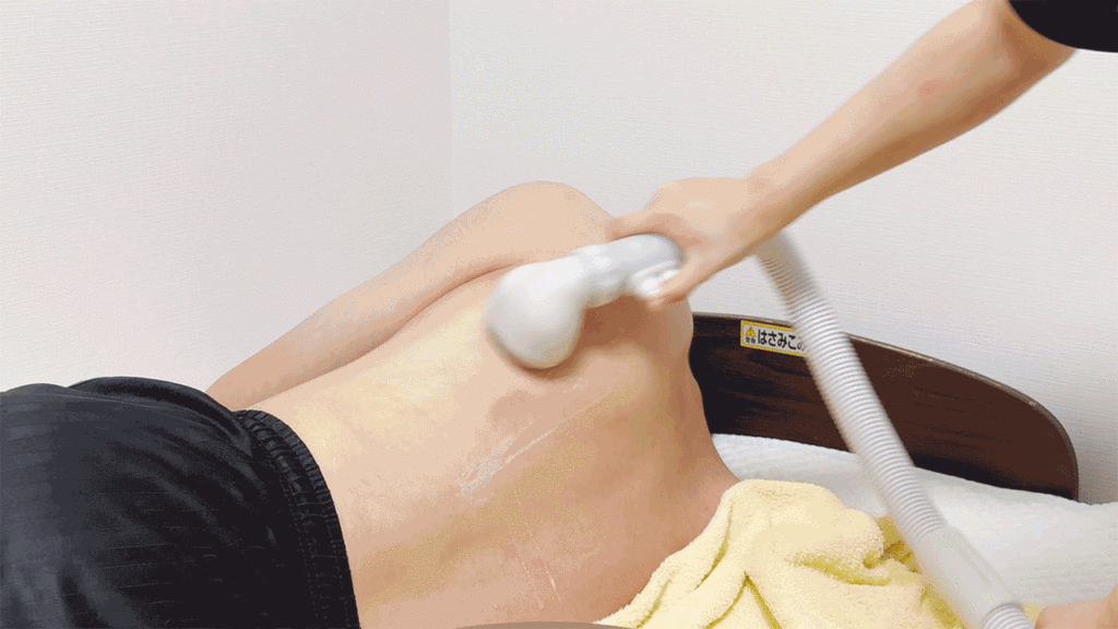 ベッド上のまま洗身・入浴介助ができるswitle BODYの使用風景